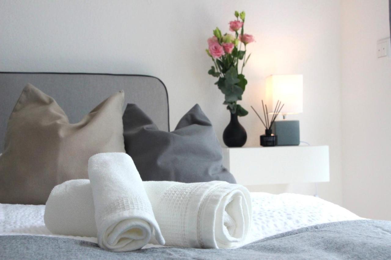 Dreamspace L Kingsize Bett + Free Coffee & Cookies * Darmstadt